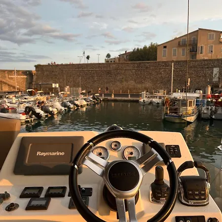 Private Yacht Hotel na wodzie
